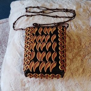 ISLAND CROSSBODY BAG